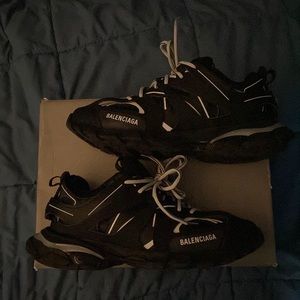 balenciaga led black